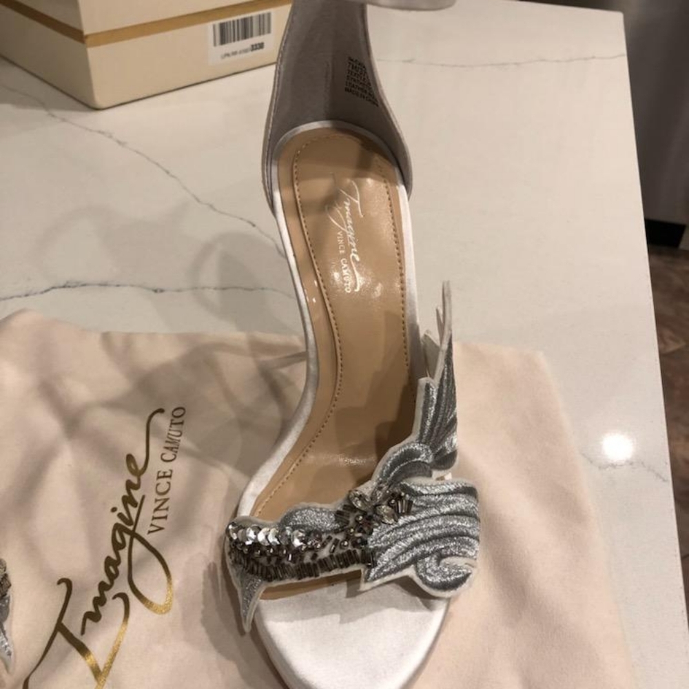 Vince Camuto Imagine Imdayanara pure white satin heels size 7